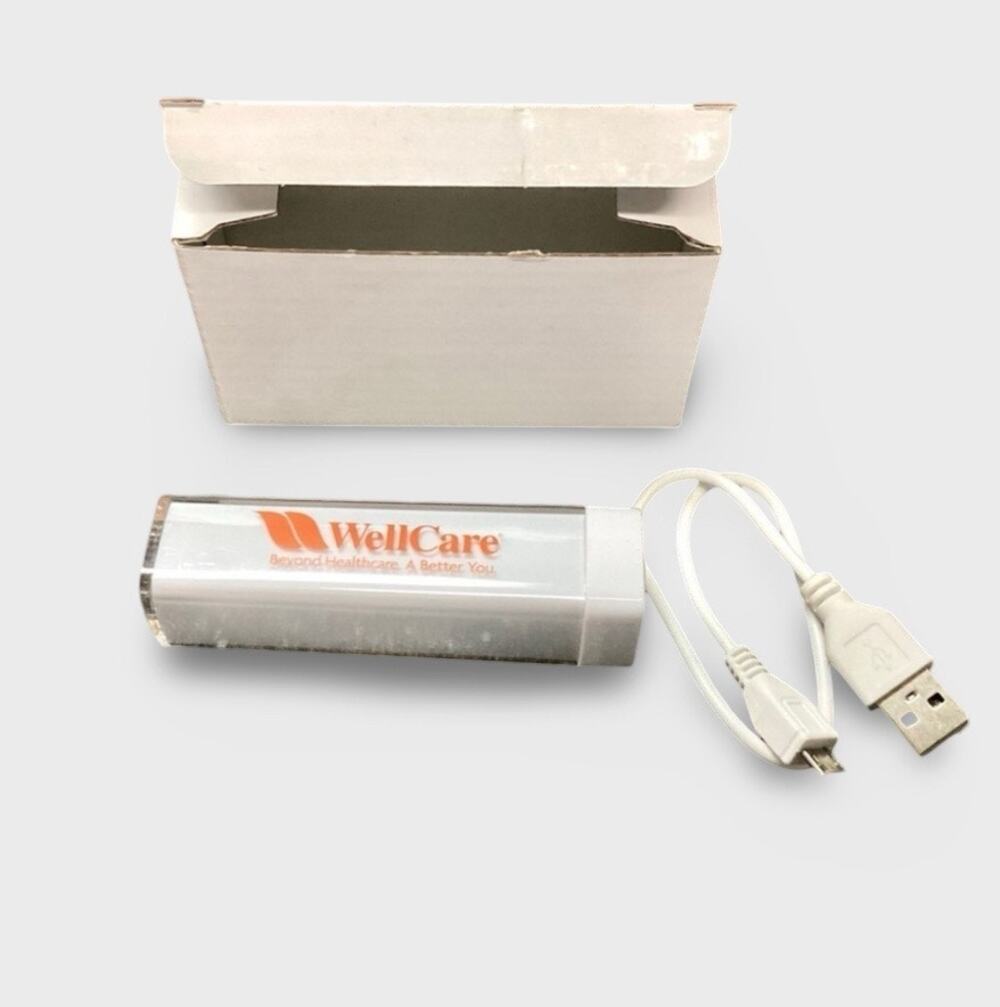 Leed's White Amp 2,200 mAh Power Bank